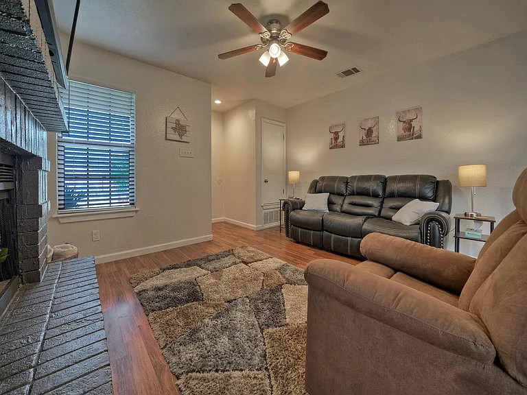 1004 Hyridge St — Photo 9