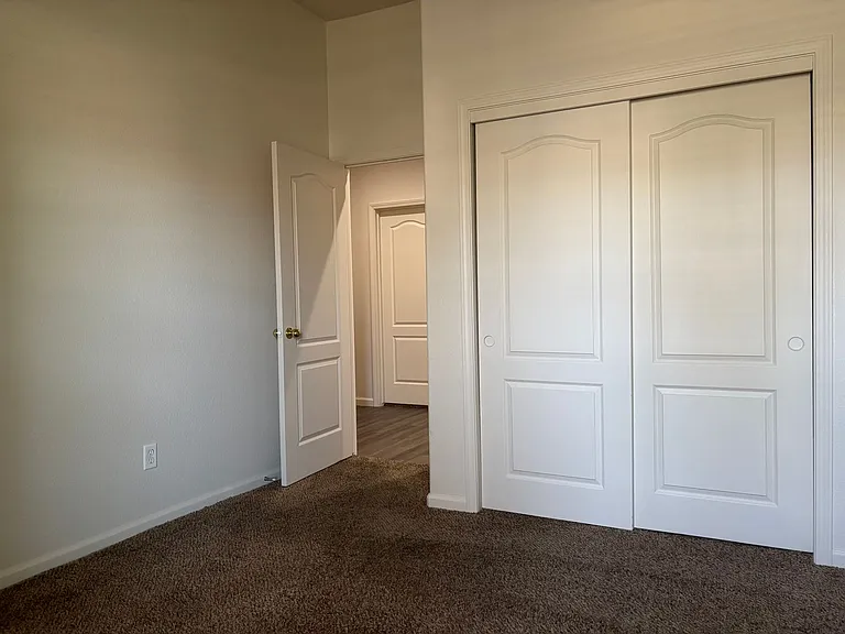 2941 E Decatur Ave — Photo 7