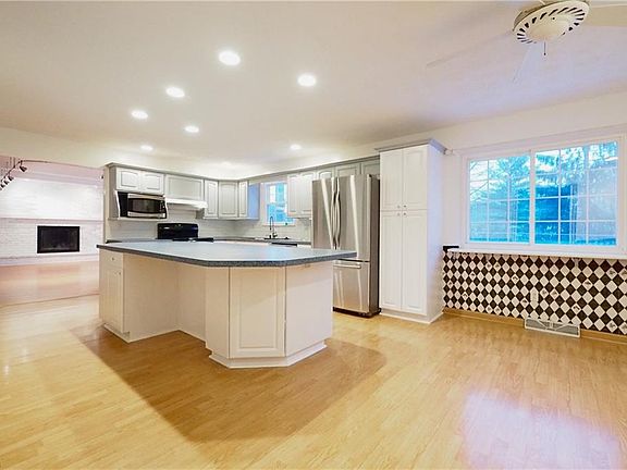 5th image of 6579 Wedgewood Dr