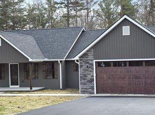 323 Cumberland Cove Rd, Monterey, TN 38574