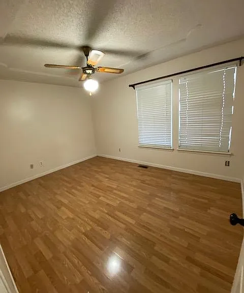 313 W Murray Ct — Photo 9