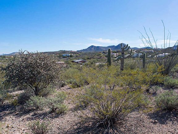 4th image of 2502 N Camino De Oeste