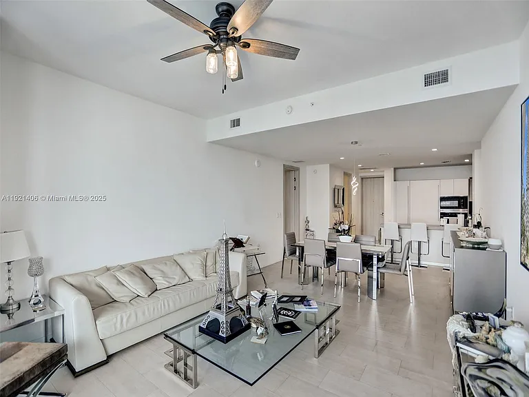 1000 Brickell Plz #Penthouse 5103 — Photo 7
