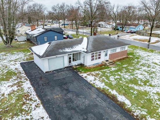 2725 Schaper Dr, Fort Wayne, IN 46806