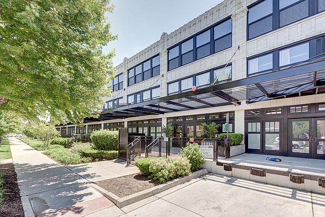 1st image of 1033 W 14th Pl Unit 215