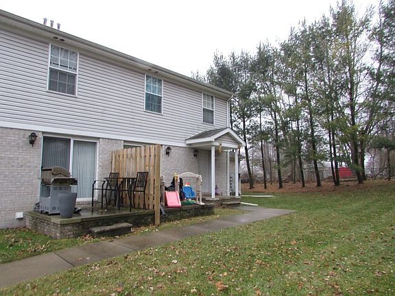 3rd image of 47091 Auburn Ct