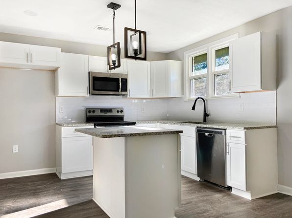 2075 Lakeview Dr, Johnston, SC 29832