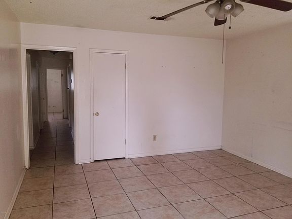 2nd image of 110 New Haven Ct
