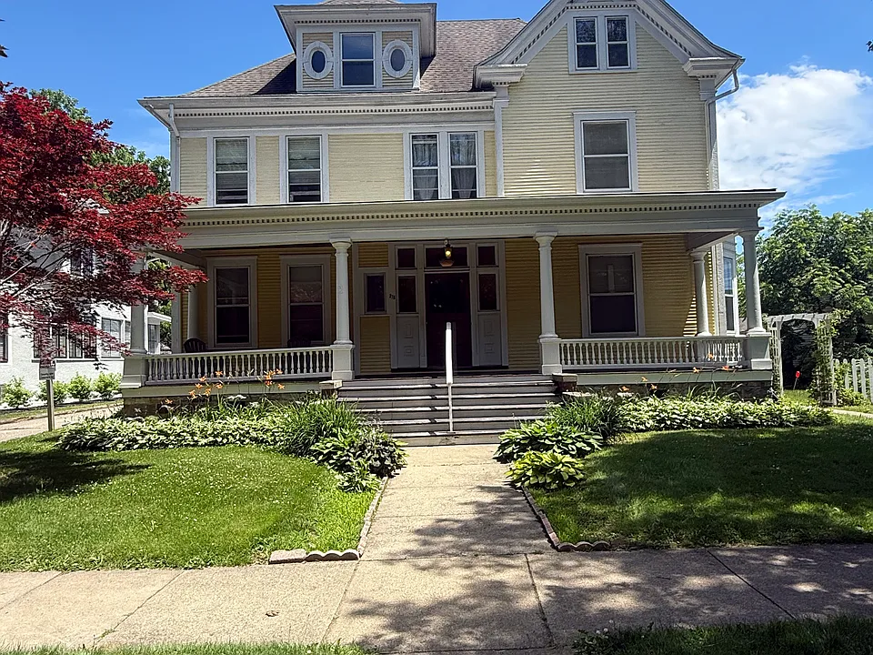 216 Stuart Ave #6