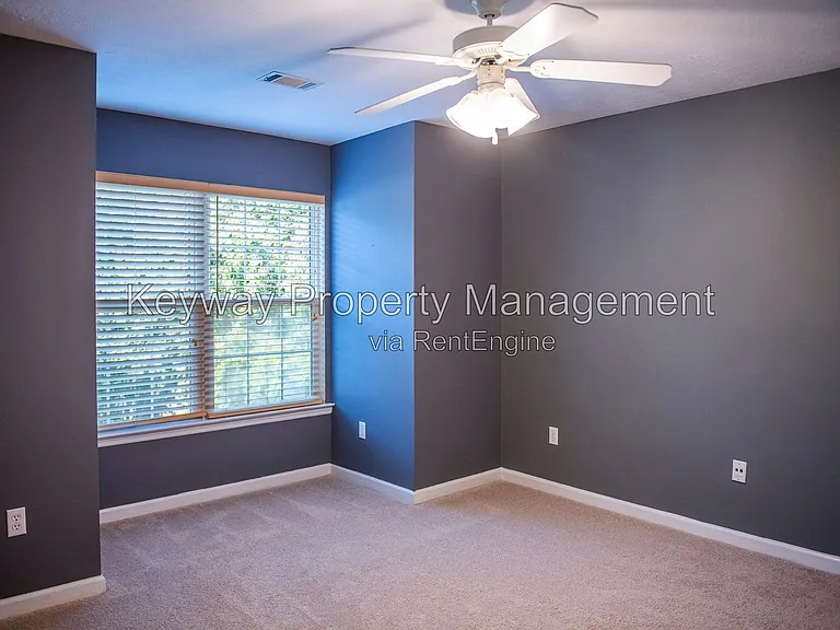242 Stonington Dr — Photo 21