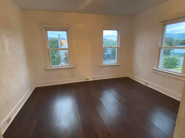 2122 Belmont Ter — Photo 8