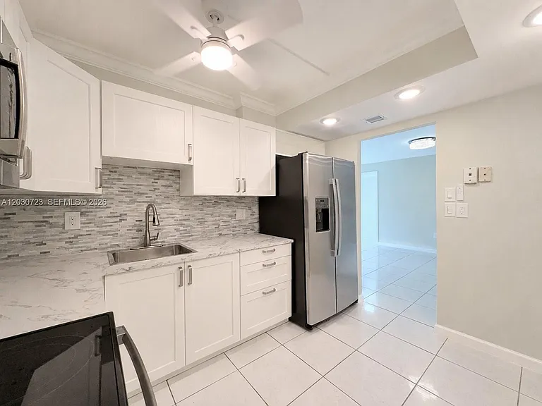 1300 Saint Charles Pl #303 — Photo 16