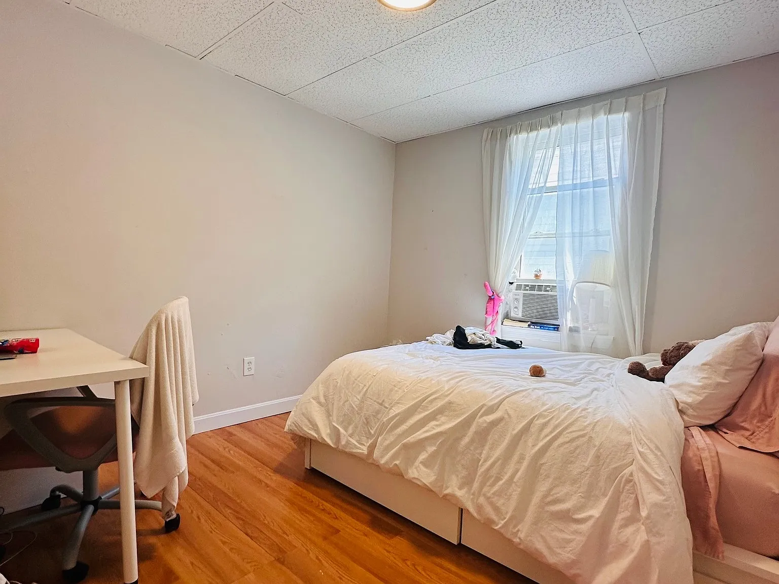 3 bed, 1.5 bath, $3,900 — Photo 2