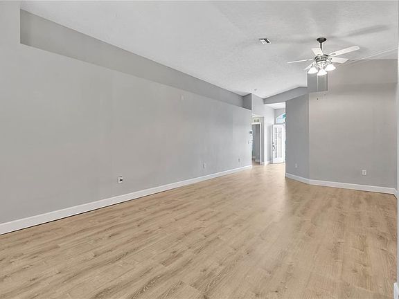 5th image of 11640 Leda Ln