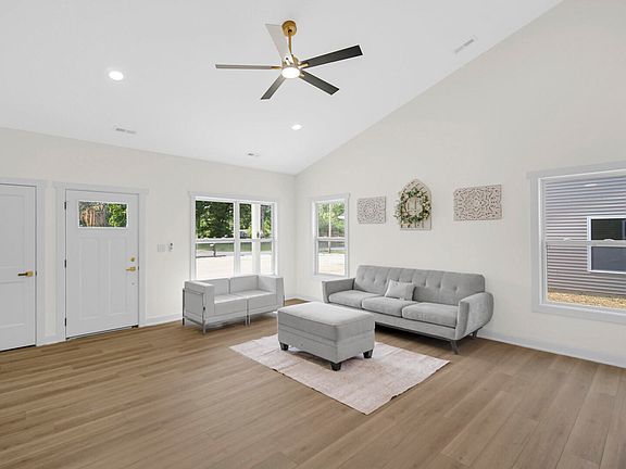 5th image of 2863 Benton St