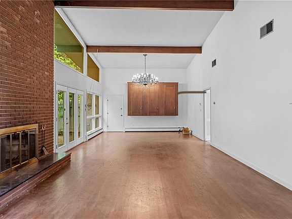 4th image of 2051 Royall Dr