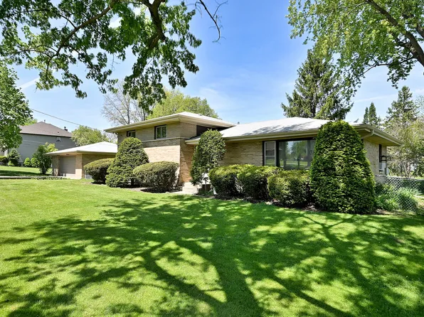 1030 W Kenilworth Ave, Palatine, IL 60067