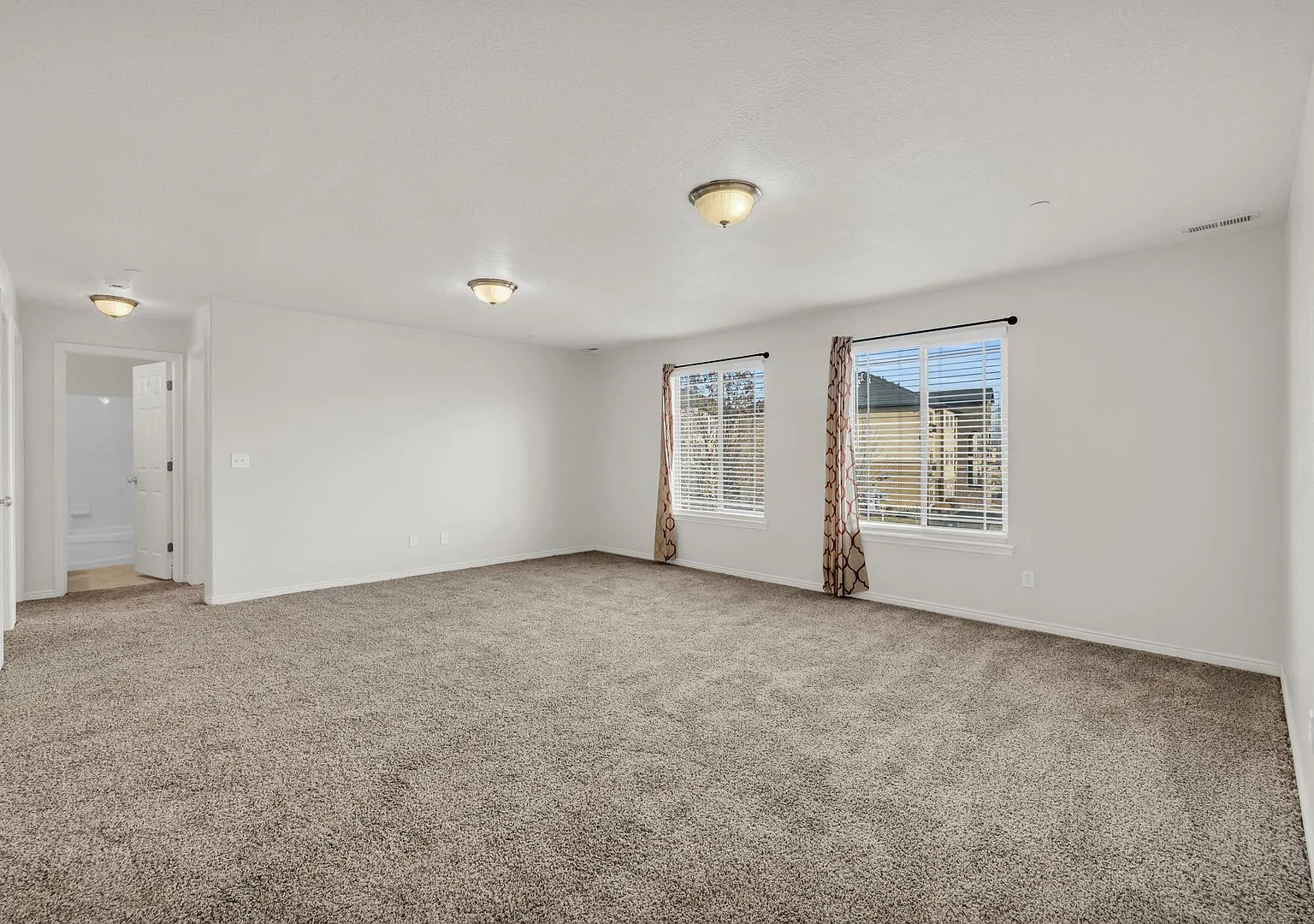 3 Bedroom 2 Bathroom Condo in Eagle Mountain! — Photo 2