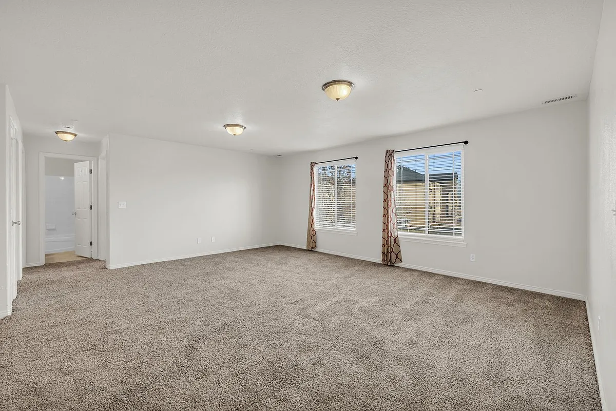 Building Photo - 3585 E Rock Creek Rd #E8