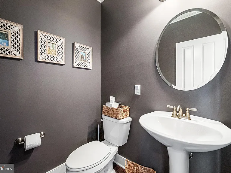 625 W Mulberry St — Photo 12