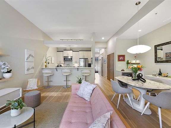 4th image of 440 Parry St #3