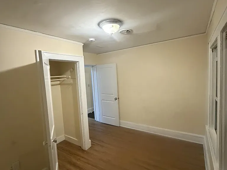 118-120 Isabella Ave #3 — Photo 2