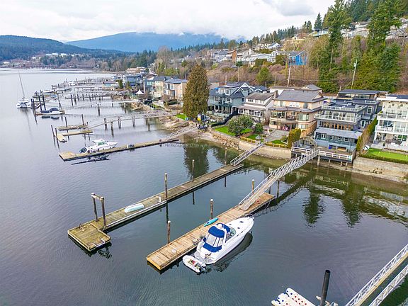 3rd image of 936 Alderside Rd