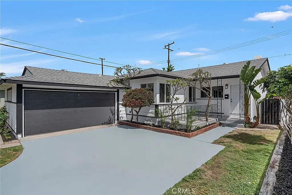 3 bed, 1656 sqft, $5,200 — Photo 1