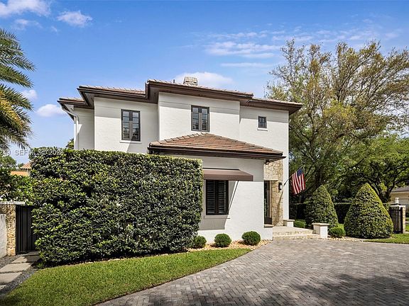 4th image of 475 Amalfi Ave