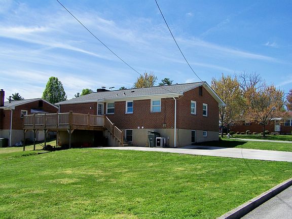 3rd image of 704 Glenmore Dr