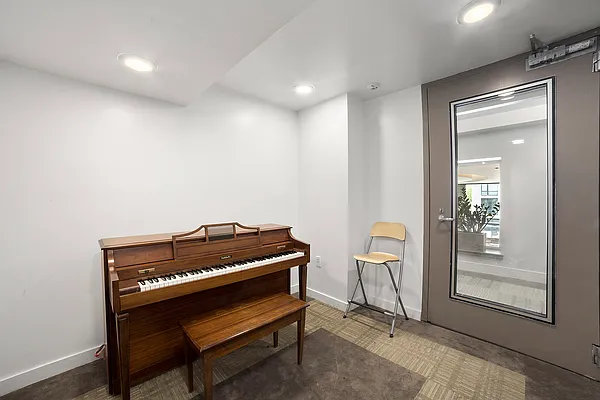 Rented by Compass | media 43