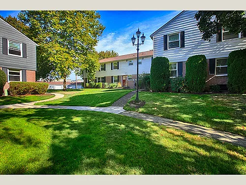 10267 SW Eastridge St #85 Photo 1