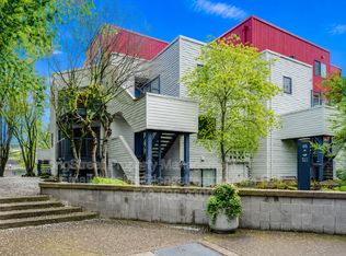 720 NW Naito Pkwy APT D22, Portland, OR 97209