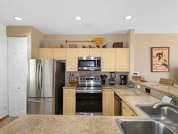2nd image of 75-6009 Alii Dr APT K2