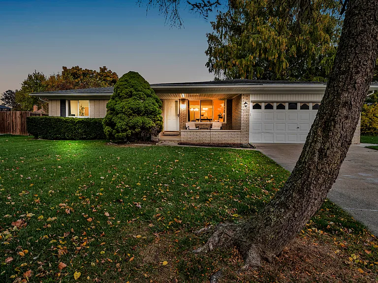 5038 Dayton Dr — Photo 57