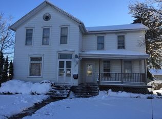 3 S 1st St, Princeton, IL 61356