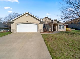 602 Adens Woods Ct, Columbia, MO 65201