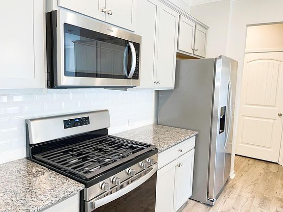 5th image of 809 Upper Dove Ct