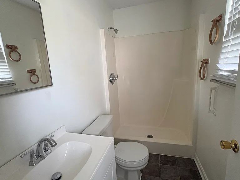 502 Chateau Cir — Photo 6