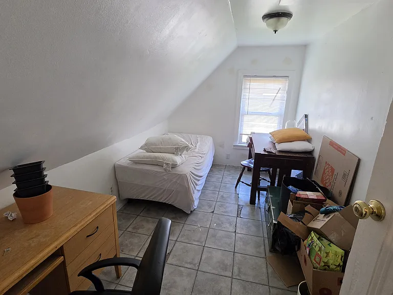 7 Ashford Ter — Photo 13