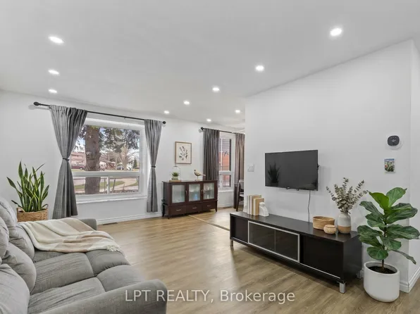 55H Chaucer Cres, Barrie, ON L4N 4T8
