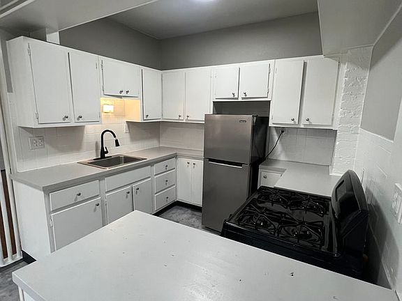 4th image of 12231 Clifton Blvd #21