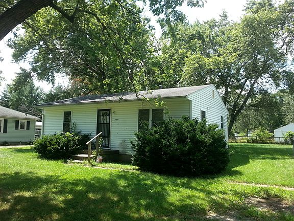 5th image of 1809 Rosewood Dr