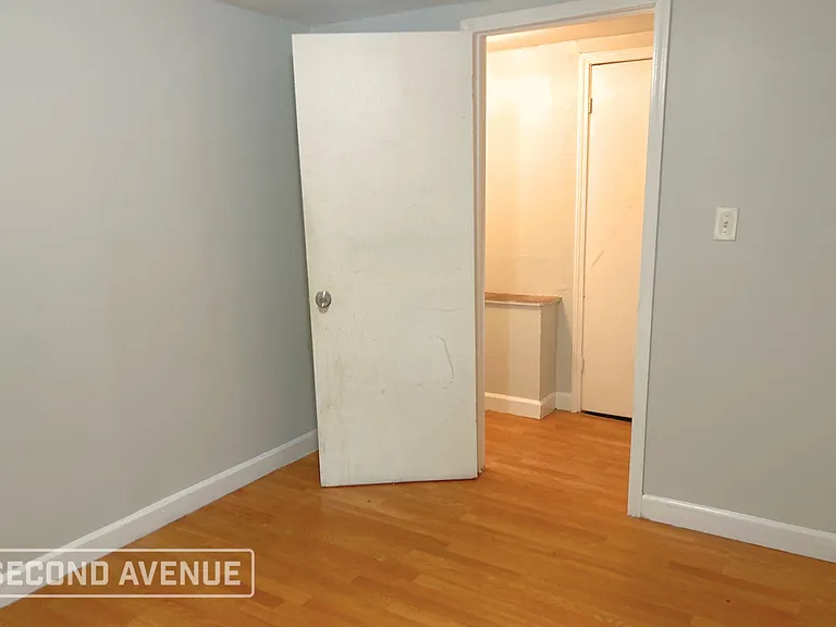 8239 S Woodlawn Ave — Photo 6