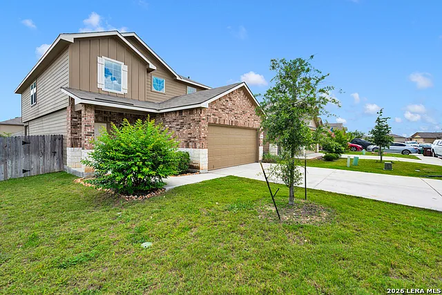 4 bed, 3.0 bath, 2472 sqft, $1,895 — Photo 1