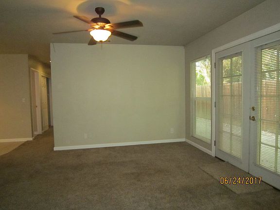 3rd image of 3609 Sun Knoll Dr