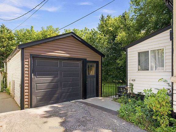 3rd image of 929 Merivale Rd
