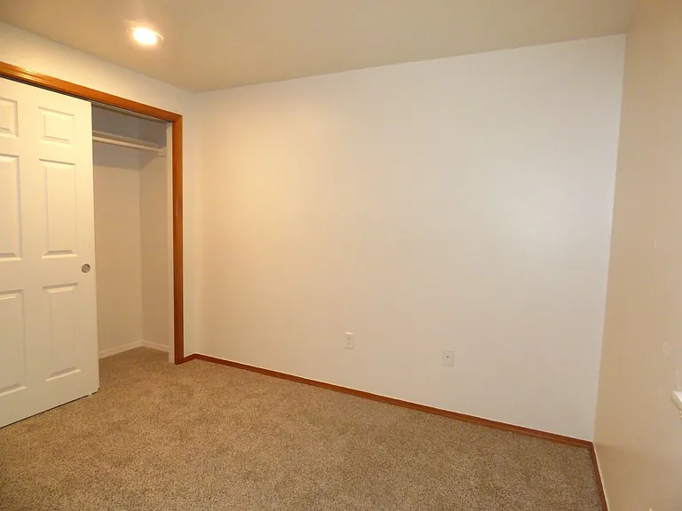 5699 Waln Creek Ct S — Photo 30