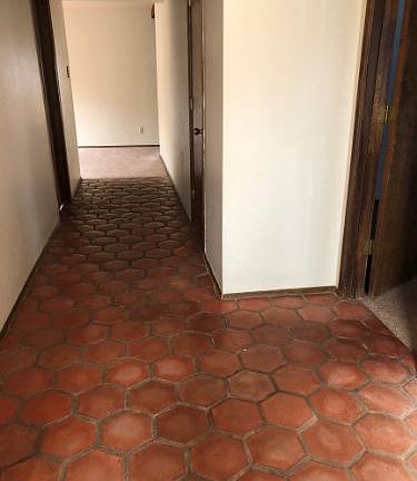 3rd image of 376 Cheryl Ave