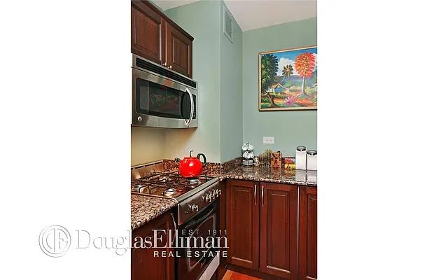 Rented by Douglas Elliman | media 36